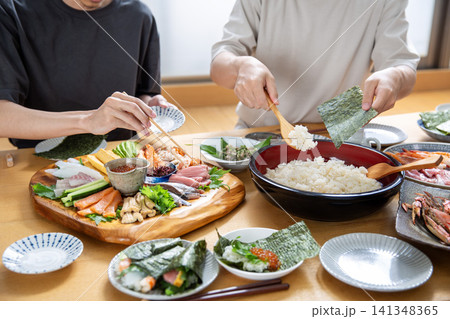 鮪の手巻き寿司、日本料理、家庭料理 鮪の手巻き寿司、日本料理、家庭料理 141348365