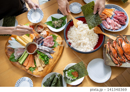 鮪の手巻き寿司、日本料理、家庭料理 鮪の手巻き寿司、日本料理、家庭料理 141348369