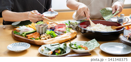 鮪の手巻き寿司、日本料理、家庭料理 鮪の手巻き寿司、日本料理、家庭料理 141348375