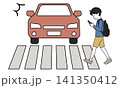 歩きスマホをしながら横断歩道を渡る子どもと車のイラスト 141350412