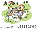 公園でお弁当を囲む家族のイラスト｜ピクニック・家族団らん 141351565