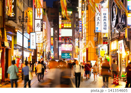 東京・池袋 夜の街 ロマンス通り 東京・池袋 夜の街 ロマンス通り 141354605