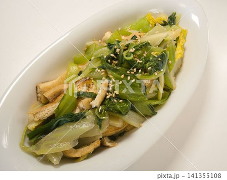 お揚げさんと青梗菜のおひたし、妻の手作り家庭料理、家庭で楽しむ夕ご飯、幸せ家族 お揚げさんと青梗菜のおひたし、妻の手作り家庭料理、家庭で楽しむ夕ご飯、幸せ家族 141355108
