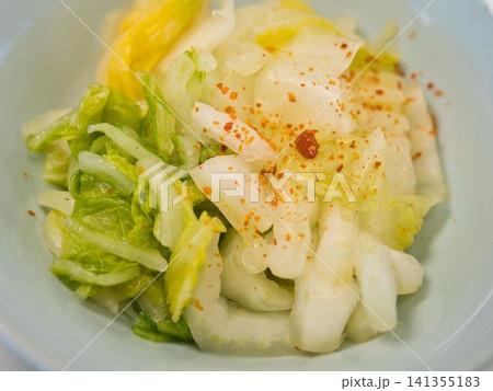 はくさいの浅漬け、妻の手作り家庭料理、家庭で楽しむ夕ご飯、幸せ家族 はくさいの浅漬け、妻の手作り家庭料理、家庭で楽しむ夕ご飯、幸せ家族 141355183