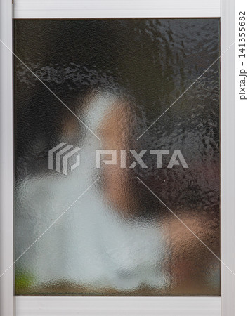 窓 磨りガラス 曇りガラス 141355682