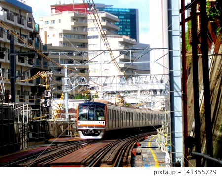 2012.9.17 東横線直通前に習熟運転のため貸し出された東京メトロ10000系 代官山 141355729