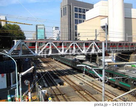 2013.2.7 東横線地下化前 JR山手線、埼京線をまたぐ鉄橋 2013.2.7 東横線地下化前 JR山手線、埼京線をまたぐ鉄橋 141355737