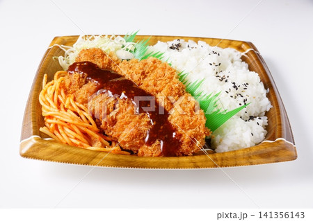 ロースとんかつ弁当 141356143
