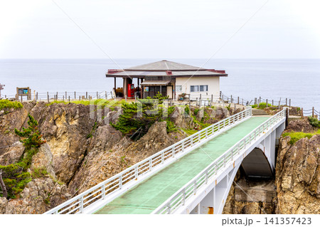 佐渡の観光地、尖閣湾の揚島 佐渡の観光地、尖閣湾の揚島 141357423