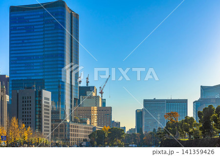 東京 皇居日比谷濠と丸の内の都市風景 東京 皇居日比谷濠と丸の内の都市風景 141359426