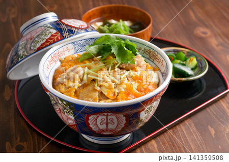 親子丼 141359508