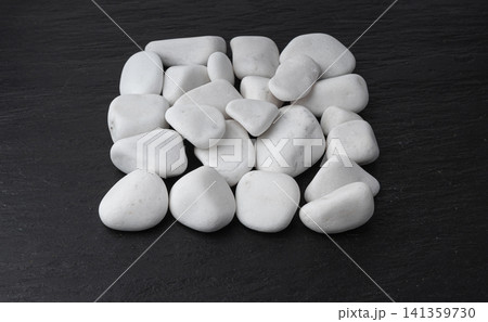 White marble pebble, decorative garden stone White marble pebble, decorative garden stone 141359730
