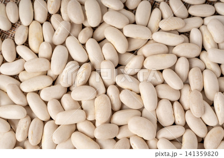 White kidney bean, dry cannellini beans pile White kidney bean, dry cannellini beans pile 141359820