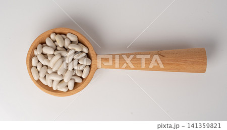 White kidney bean, dry cannellini beans pile White kidney bean, dry cannellini beans pile 141359821