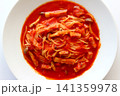白背景の真上から見たトマトスープパスタ 141359978