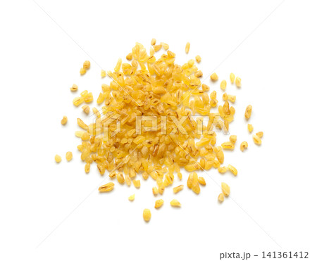 Raw bulgur closeup, dry bulghur, parboiled cracked wheat groats 141361412