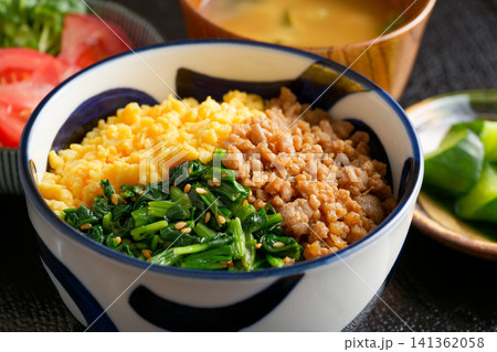 三色丼 三色丼 141362058