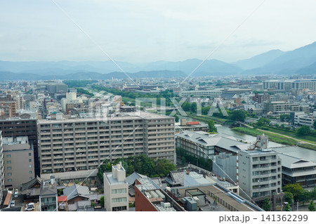 ホテルオークラ京都から見た朝の京都の街並み(2026年7月撮影) ホテルオークラ京都から見た朝の京都の街並み(2026年7月撮影) 141362299