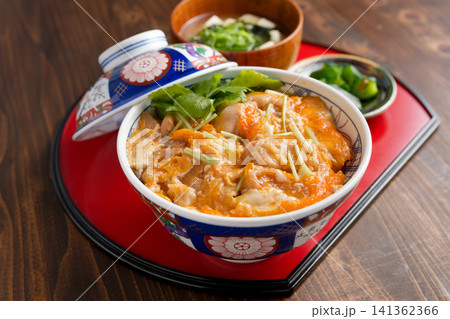 親子丼 141362366