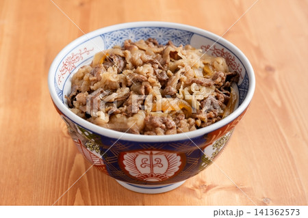牛丼 141362573
