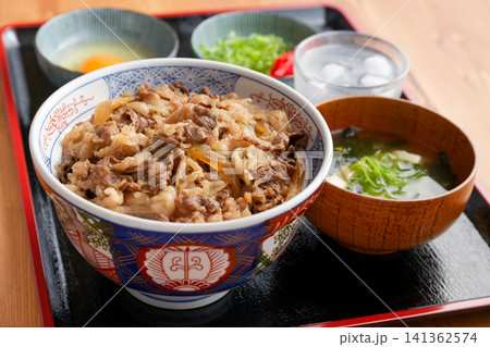 牛丼 141362574