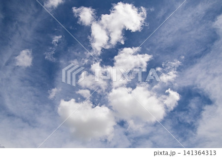 美しい青空と白い雲 美しい青空と白い雲 141364313