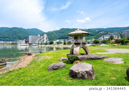 諏訪湖 諏訪市湖畔公園《長野県 諏訪市》 諏訪湖 諏訪市湖畔公園《長野県 諏訪市》 141364443