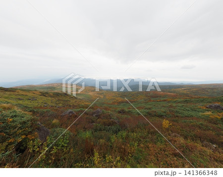 10月上旬の月山(山形県鶴岡市・庄内町・西川町) 10月上旬の月山(山形県鶴岡市・庄内町・西川町) 141366348