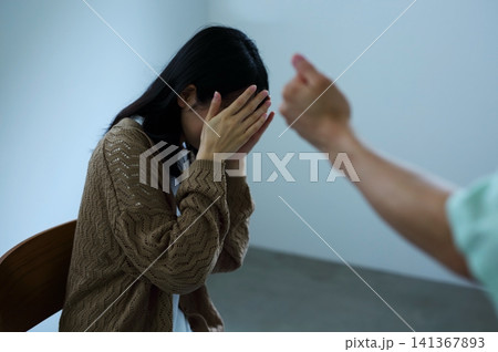 モラハラ 男女のイメージ モラハラ 男女のイメージ 141367893