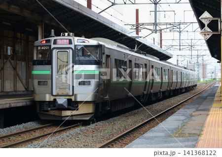新札幌駅に到着の特別快速エアポート 新札幌駅に到着の特別快速エアポート 141368122