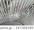 ネットに埃がついた扇風機 141368180