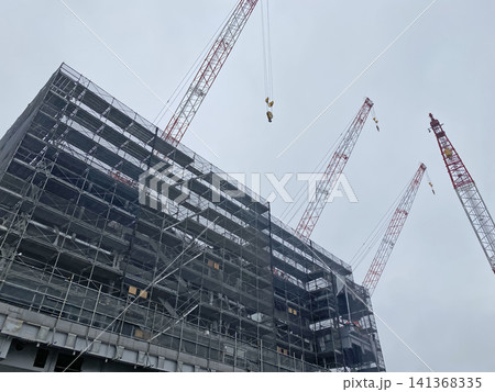 ビルの工事が進む建設現場の都市風景 ビルの工事が進む建設現場の都市風景 141368335