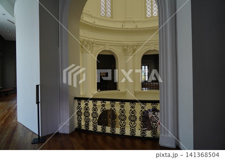 Elegant Classical Architecture in Singaporean Building Elegant Classical Architecture in Singaporean Building 141368504