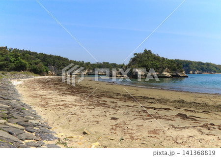 浦戸諸島野々島の宇内浜と焼島(宮城県塩竈市) 浦戸諸島野々島の宇内浜と焼島(宮城県塩竈市) 141368819