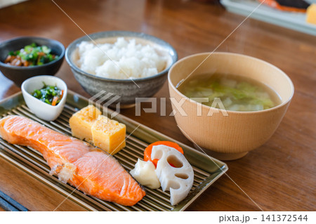 和朝食 141372544