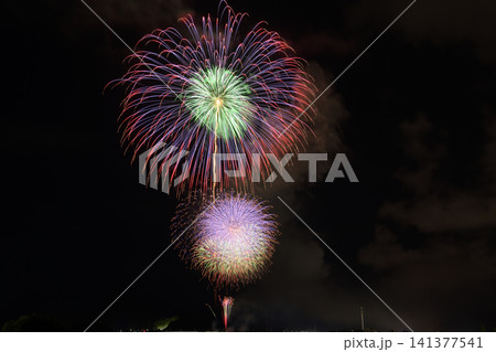 夏の夜空に咲く大輪の花火 <安倍川花火大会2026> 141377541