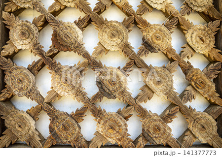 Flower latticework of Daeungbojeon Hall of Naeso Temple, Buangun, Jeollabukdo Flower latticework of Daeungbojeon Hall of Naeso Temple, Buangun, Jeollabukdo 141377773