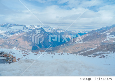 スイスのゴルナーグラードの美しい風景 141378329