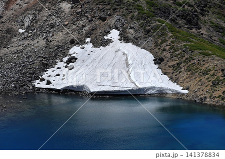 乗鞍、権現池の初夏の残雪 乗鞍、権現池の初夏の残雪 141378834