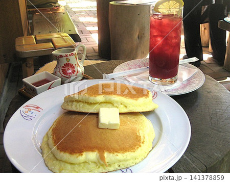 2011.10.10 軽井沢離山房のホットケーキ、ブルーベリージュース 2011.10.10 軽井沢離山房のホットケーキ、ブルーベリージュース 141378859