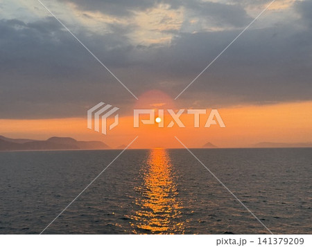 瀬戸内海の夕陽 瀬戸内海の夕陽 141379209