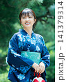 日本の夏・浴衣姿の日本人女性 141379314