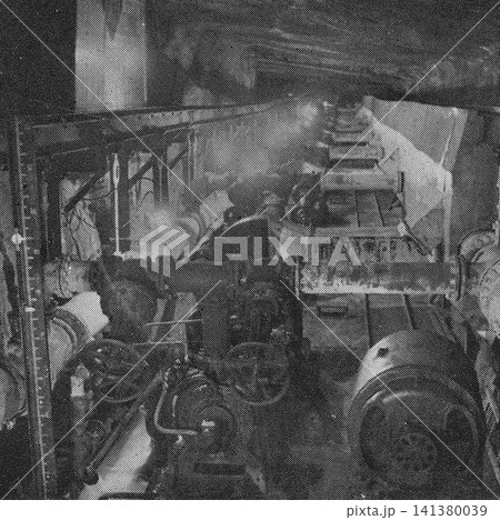 古写真　1951年　日本国内の炭鉱の排水ポンプ 141380039
