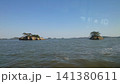 海に浮かぶ島 141380611