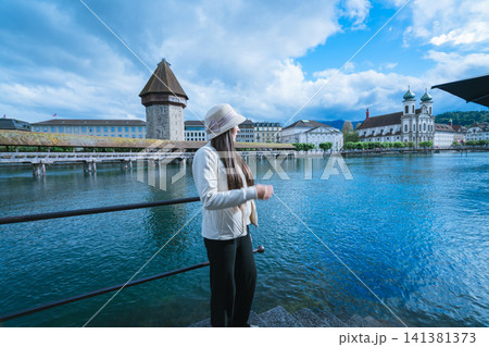 スイスのルツェルンの美しい湖 スイスのルツェルンの美しい湖 141381373