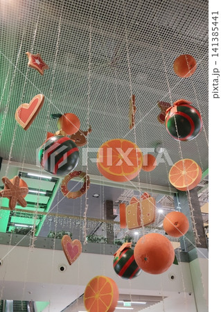 Festive Hanging Christmas Decorations with Orange Slices and Gingerbread Festive Hanging Christmas Decorations with Orange Slices and Gingerbread 141385441