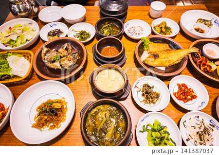 本場韓国の韓定食 本場韓国の韓定食 141387037
