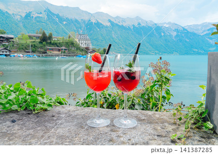スイスのブリエンツ湖の美しい風景 141387285