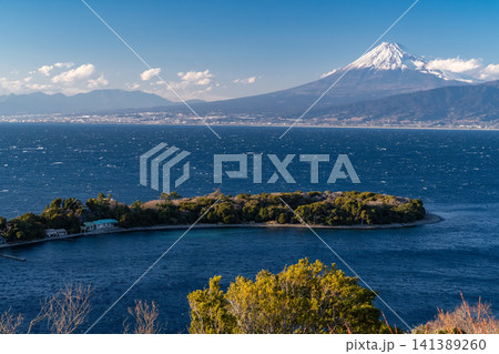 富士山と大瀬崎の夕景(静岡県沼津市) 富士山と大瀬崎の夕景(静岡県沼津市) 141389260