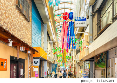 西武池袋線・椎名町駅　駅前　すずらん通り（昔ながらの商店街） 141389364